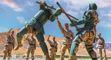 陸軍某團(tuán)組織開(kāi)展刺殺對(duì)抗訓(xùn)練