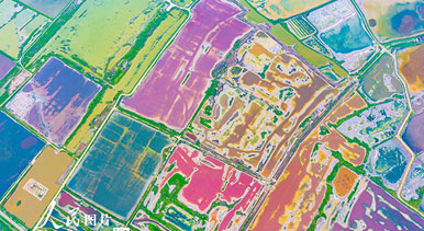 山西運城：鹽湖色彩斑斕